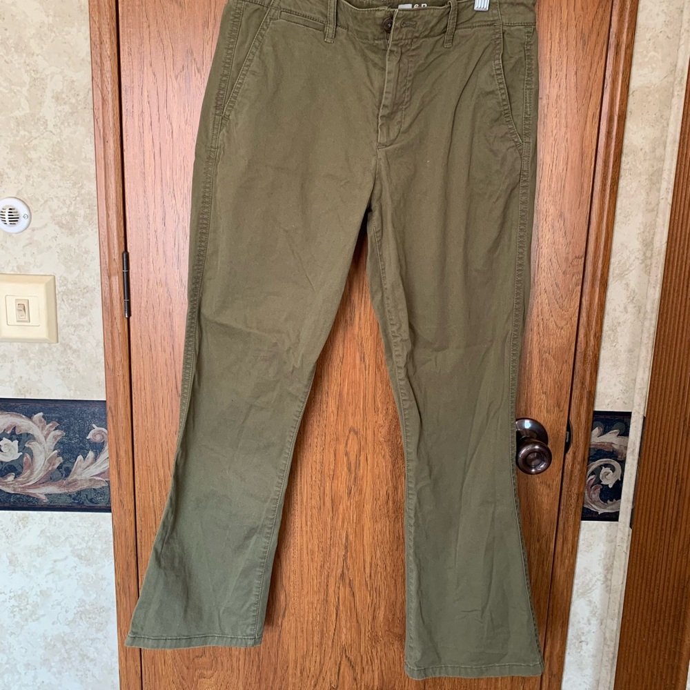 4/$20 Gap women’s khaki olive pants